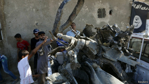 "الطائرة سقطت على منزل ما أدى لمقتل واصابة عدد من الأشخاص من أسرة واحدة"